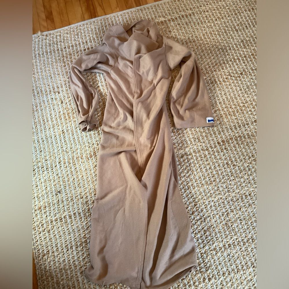 ORIGINAL “Snuggie” BLANKET TAN 71” x 54” blanket with sleeves